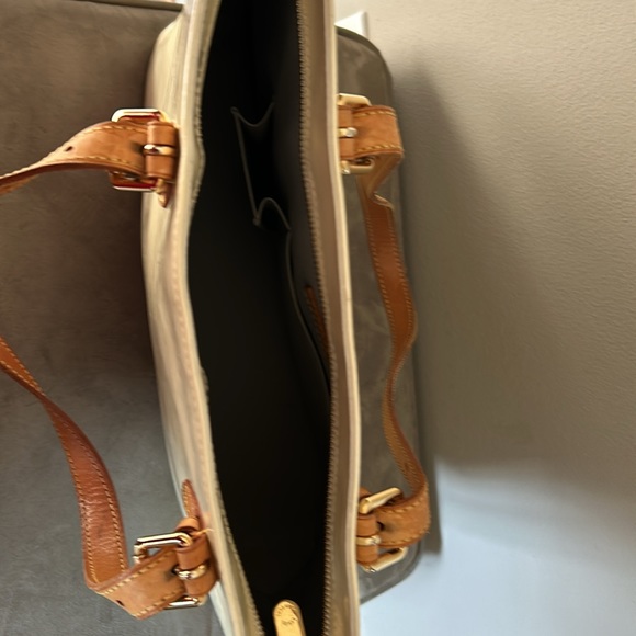 Louis Vuitton Brentwood Vernis Bag Leather Pearle - Picture 6 of 12